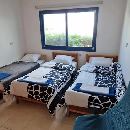 דירה 2 Bedroom 4 Bed Aglantzia