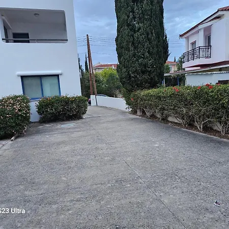 2 Bedroom 4 Bed Apartment Aglantzia