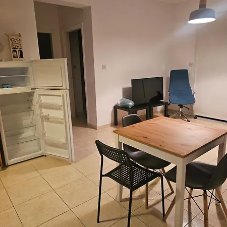 Apartment 2 Bedroom 4 Bed