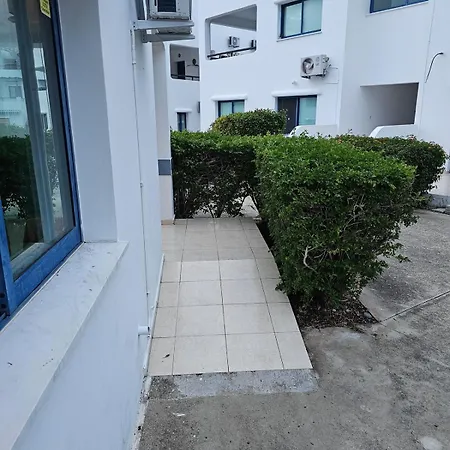 Apartment 2 Bedroom 4 Bed Aglantzia