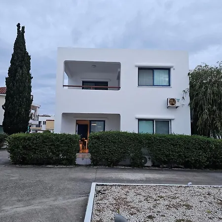 Appartamento 2 Bedroom 4 Bed Aglantzia