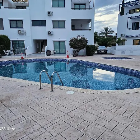 2 Bedroom 4 Bed Aglantzia