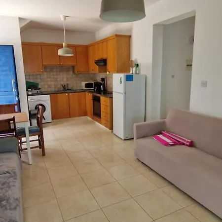 2 Bedroom 4 Bed * Aglantzia