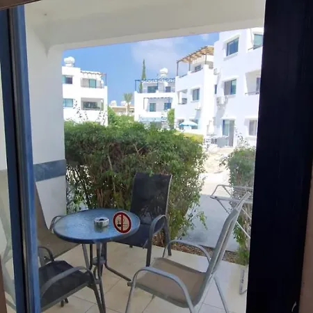 Apartment 2 Bedroom 4 Bed Aglantzia